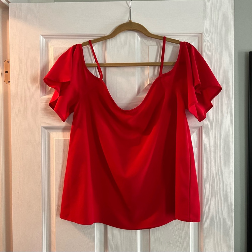 Medium Off the shoulder tee